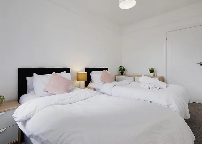 Wimborne Road Apartment 3